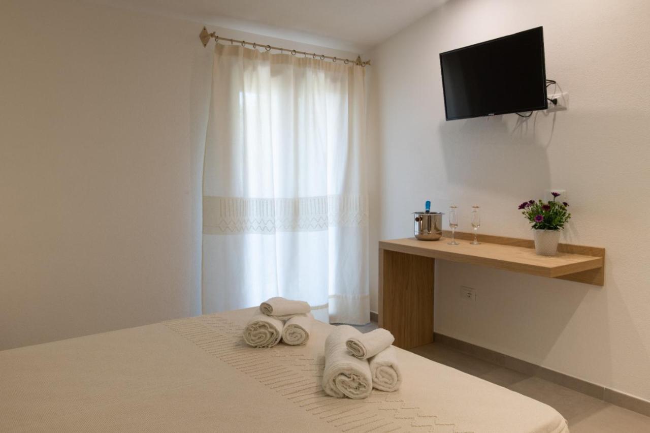 Tarsis Guest House Baunei Buitenkant foto