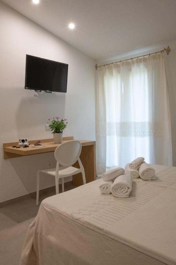 Tarsis Guest House Baunei Buitenkant foto