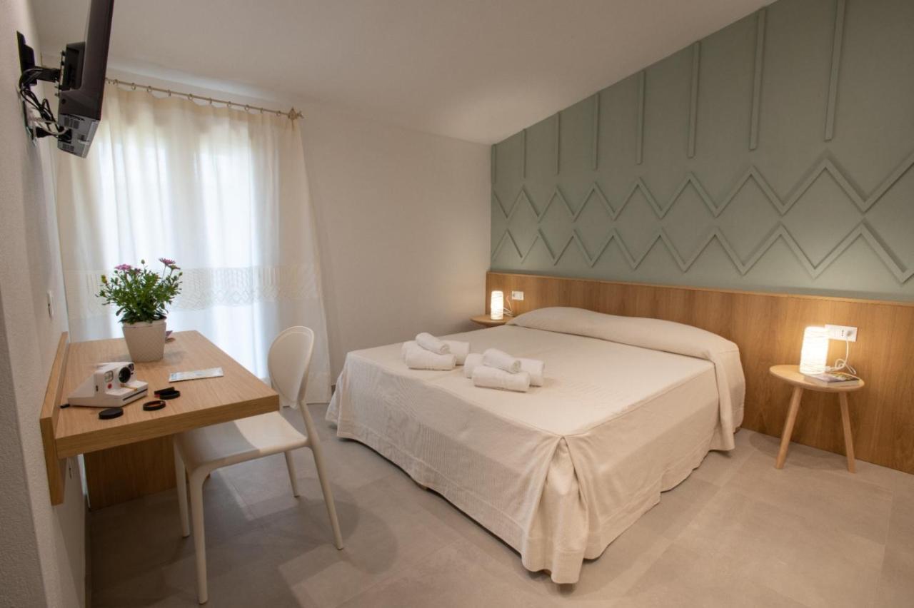 Tarsis Guest House Baunei Buitenkant foto